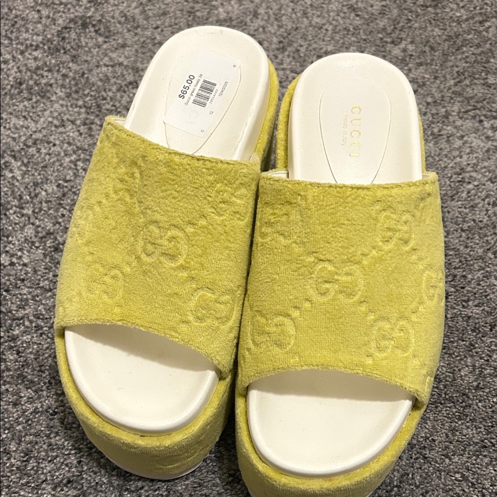 Gucci Vibrant Yellow Platform Slides - Picture 2 of 9